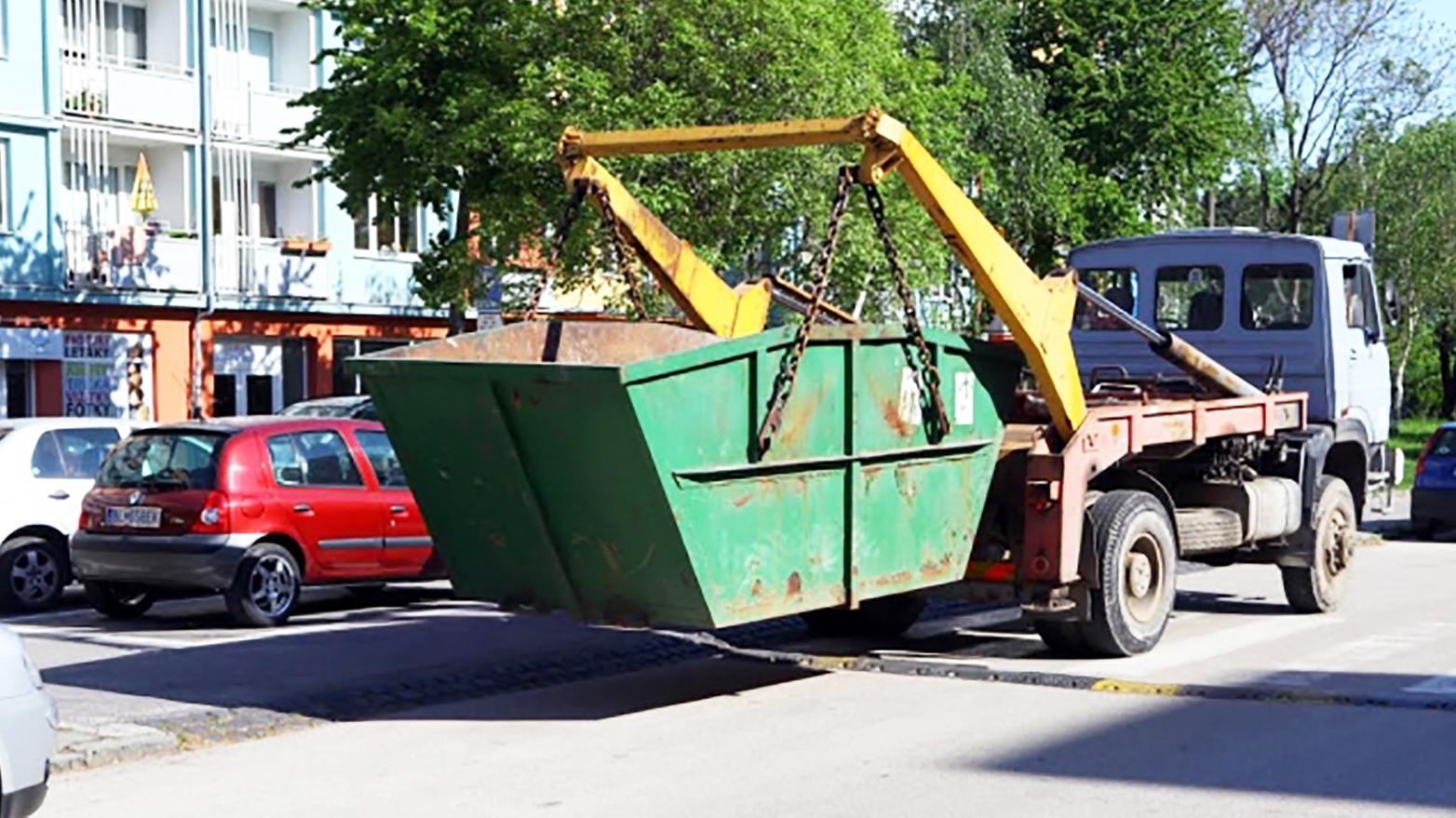 Na území mesta rozmiestnia veľkokapacitné kontajnery