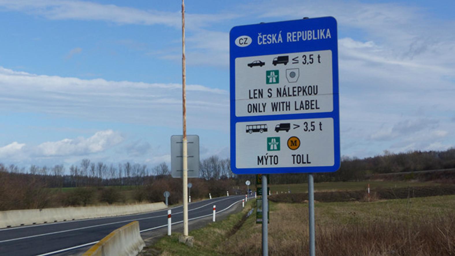 Slovákom je od pondelka umožnený tranzit územím Českej republiky