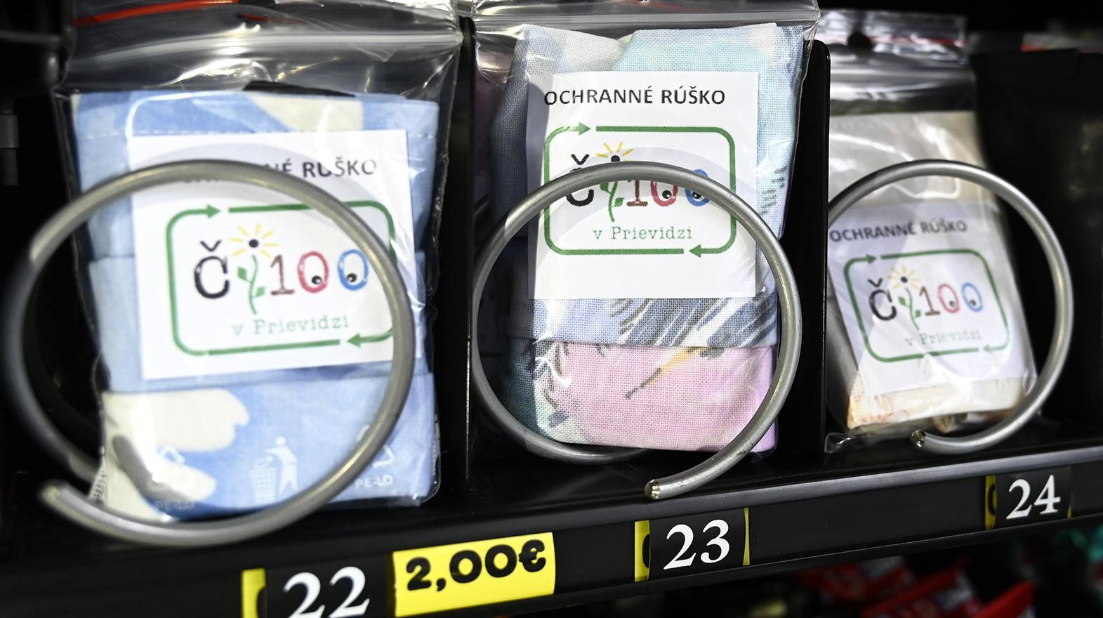 V Prievidzi vznikol prvý "rúškomat"