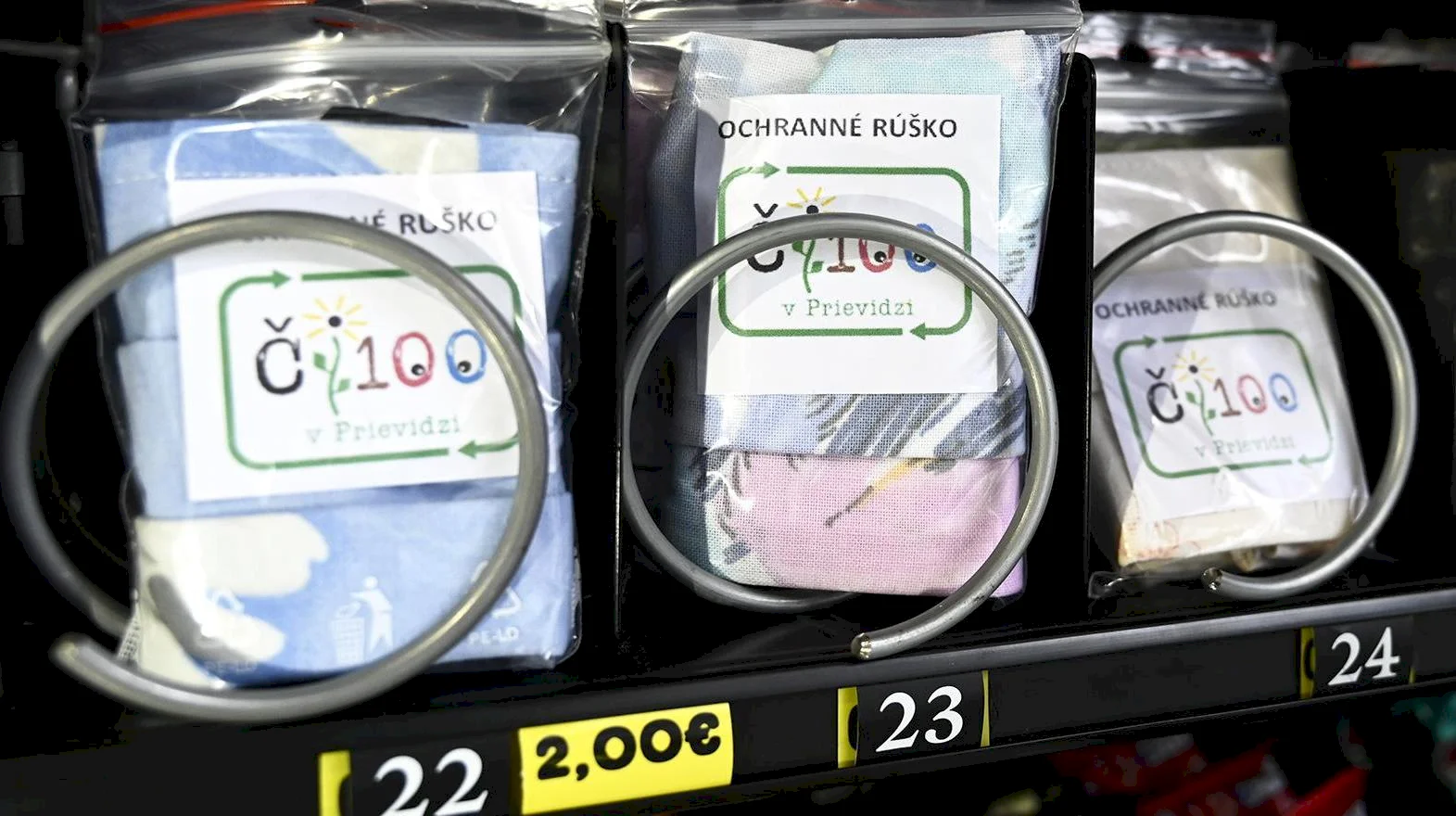 V Prievidzi vznikol prvý "rúškomat"