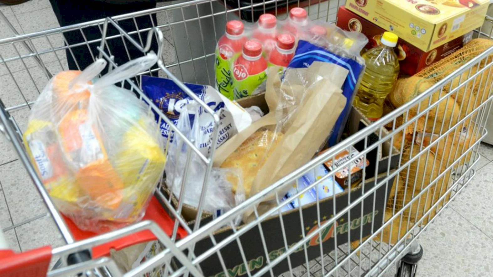 V rámci iniciatívy Rozdaj sa dostali rodiny potraviny a drogériu