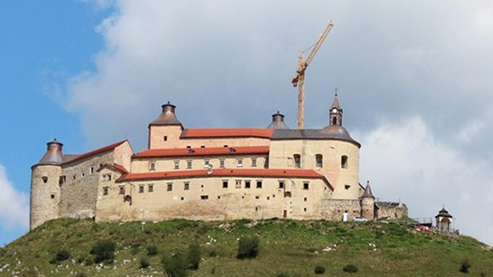 Na hrade Krásna Hôrka sa začali prípravné práce obnovy