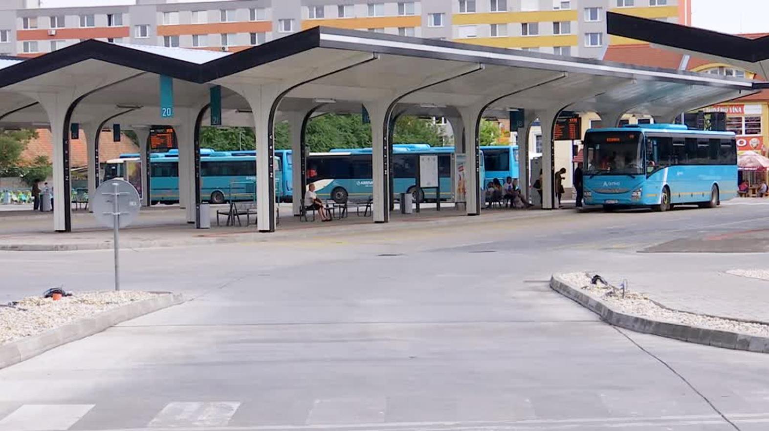 Na prímestských linkách v Nitrianskom kraji začali jazdiť nové autobusy
