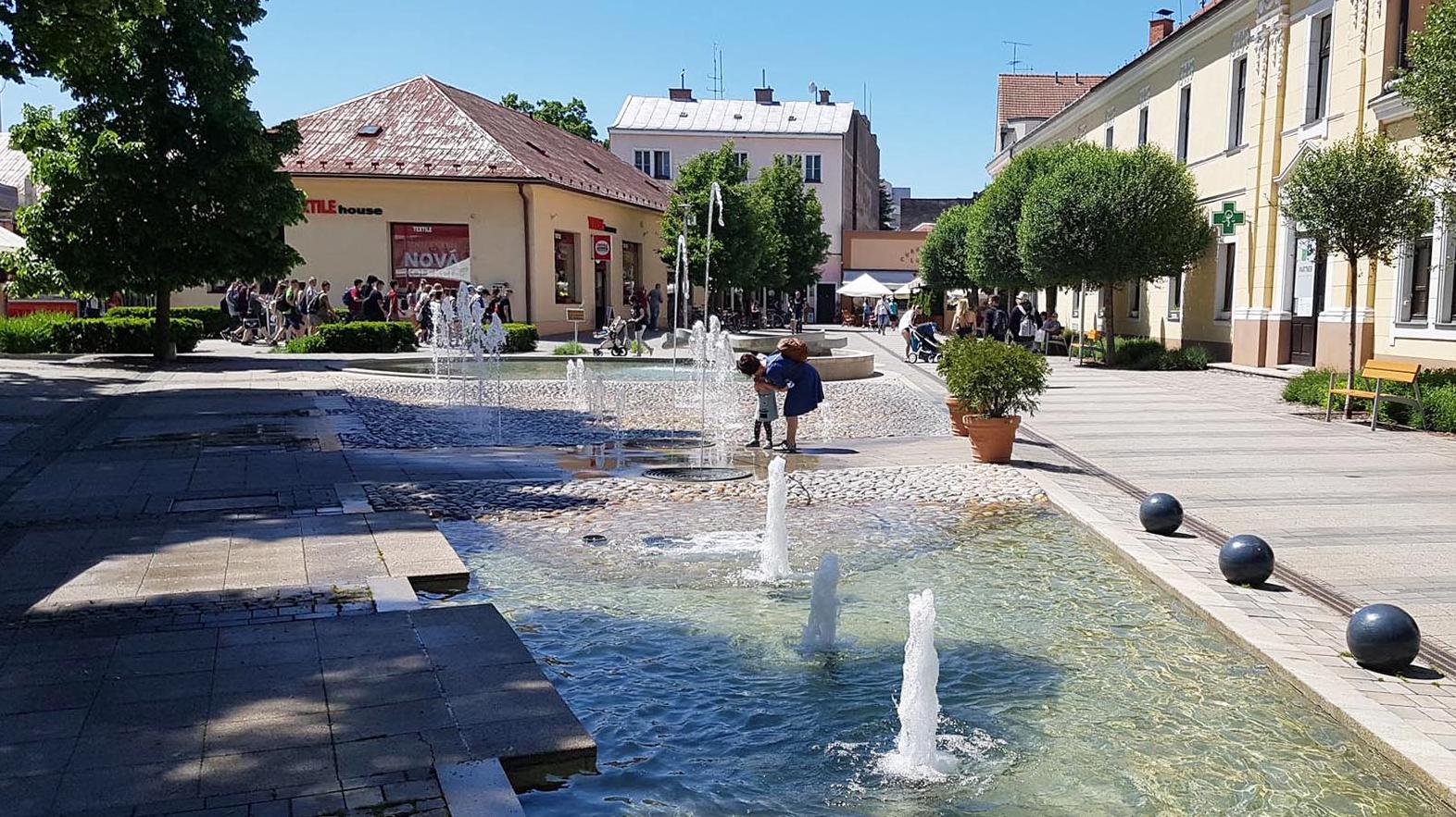 Radnica začína zo škrtmi vo výdavkoch