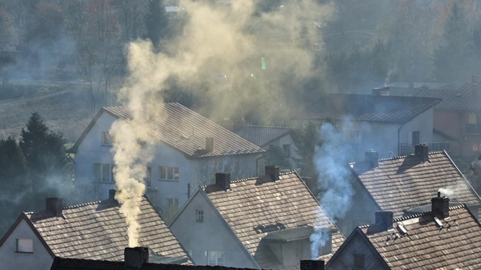 Vláda chce znížiť emisie z domácich kúrenísk