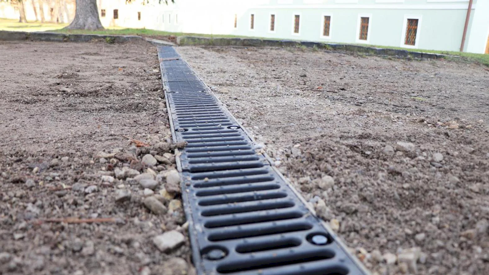 Samospráva pokračuje v rekonštrukcii žľabov v mestskom parku
