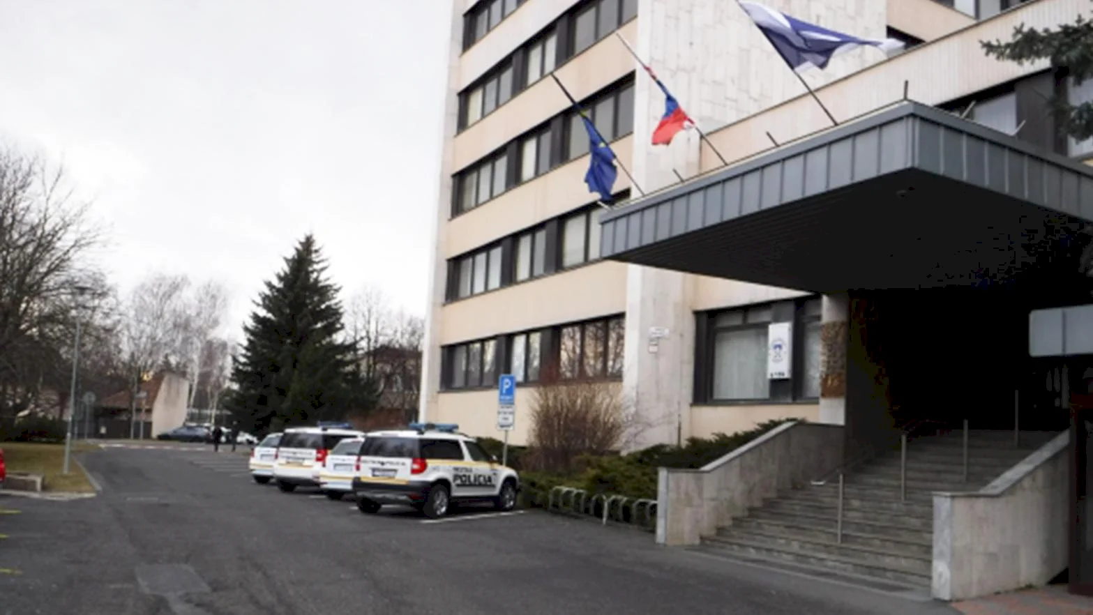 Mestskí poslanci schválili vystúpenie mesta zo ZMOS-u a vstup do ÚMS