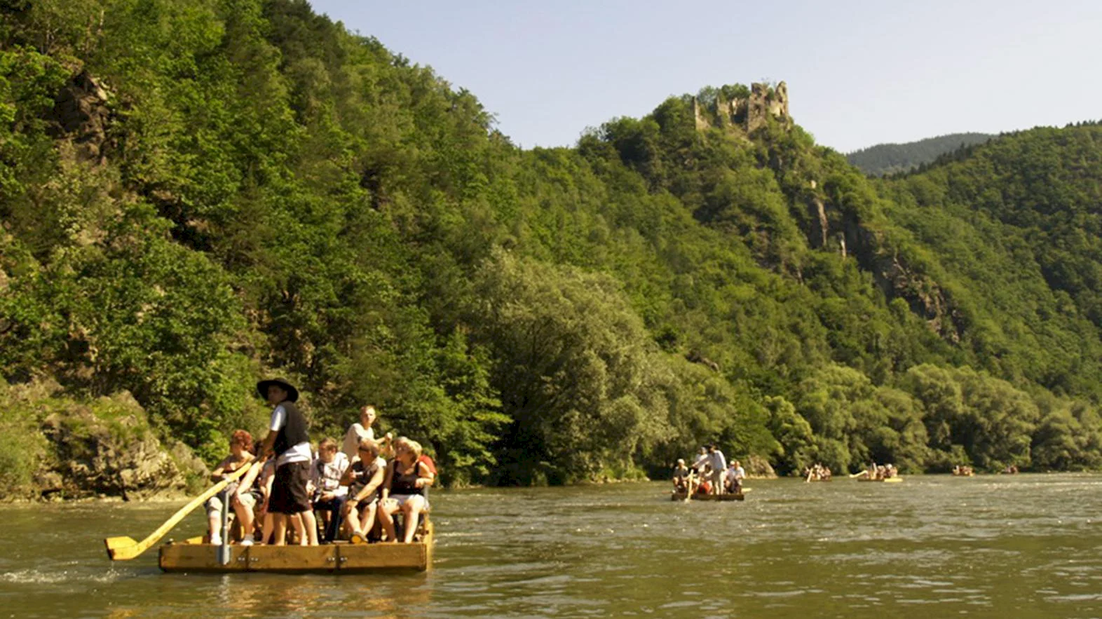 Pltníci začnú voziť ľudí okolo skál Margita a Besná