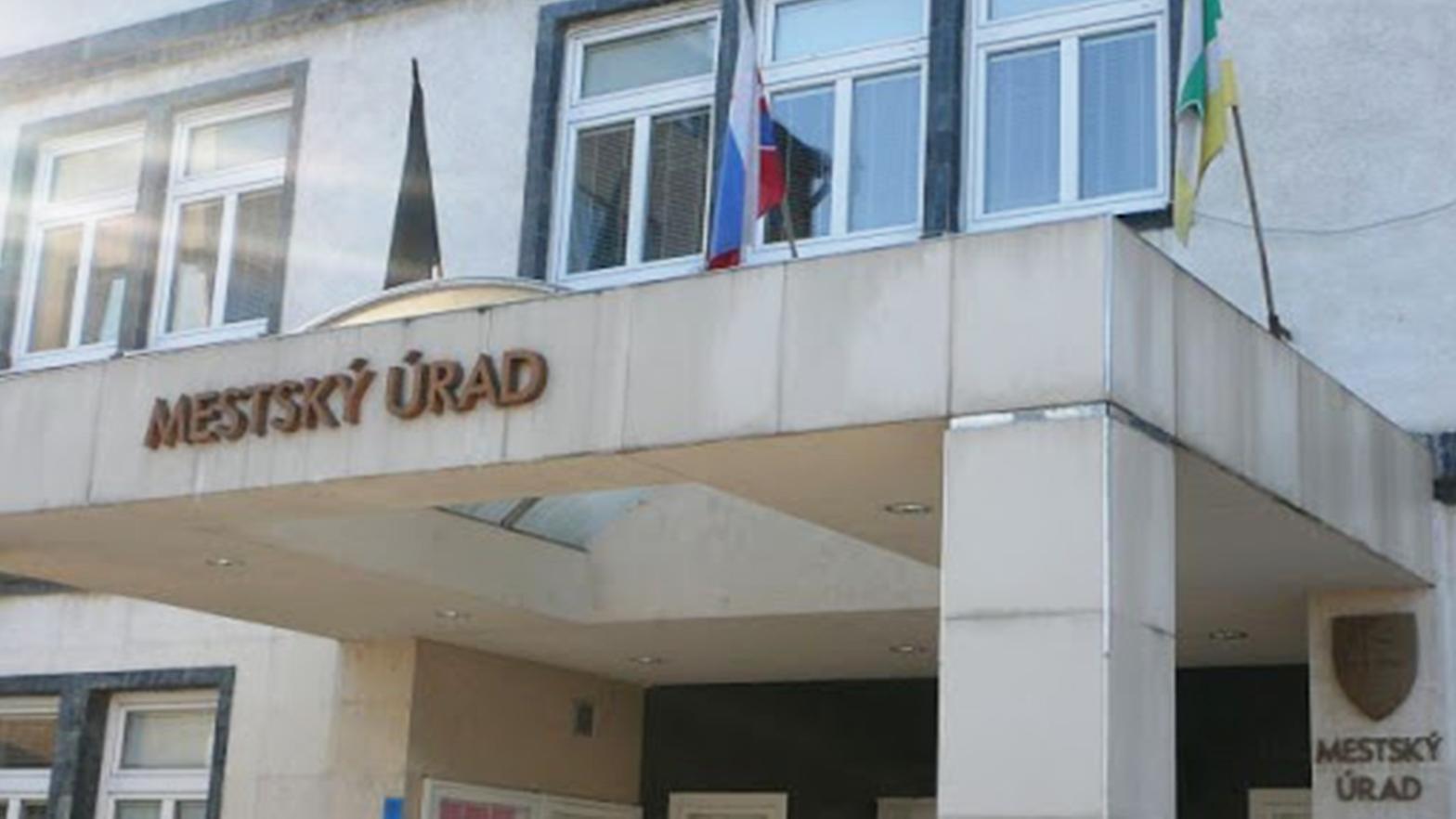Mesto Prievidza pozastavilo investície v sume takmer 280 000 eur