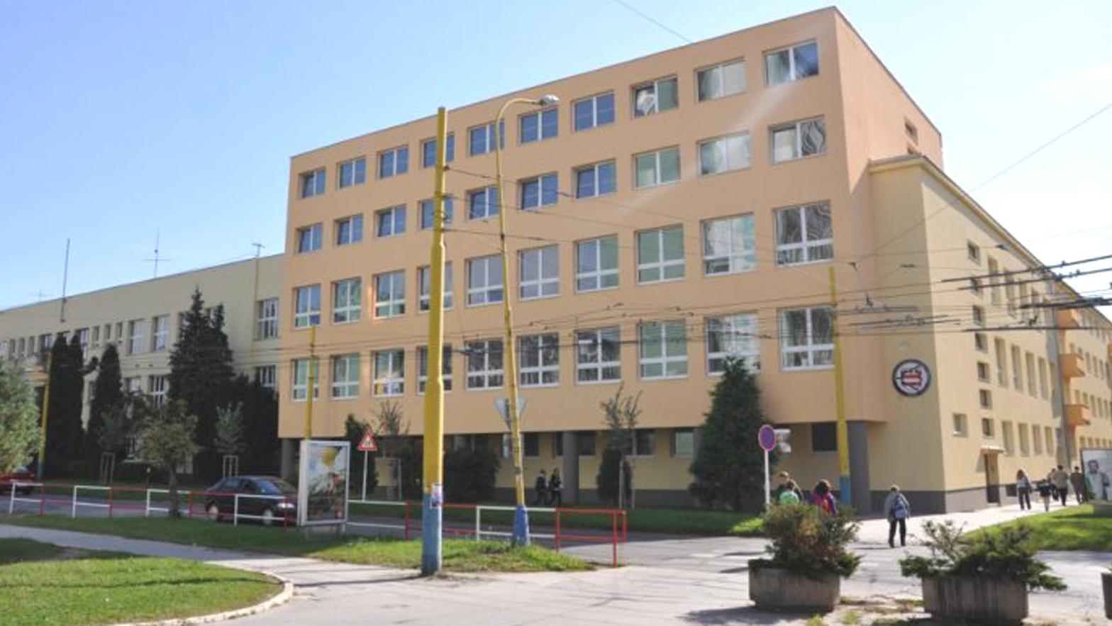 PSK odporúča otvoriť stredné školy vo svojej pôsobnosti na jeden deň
