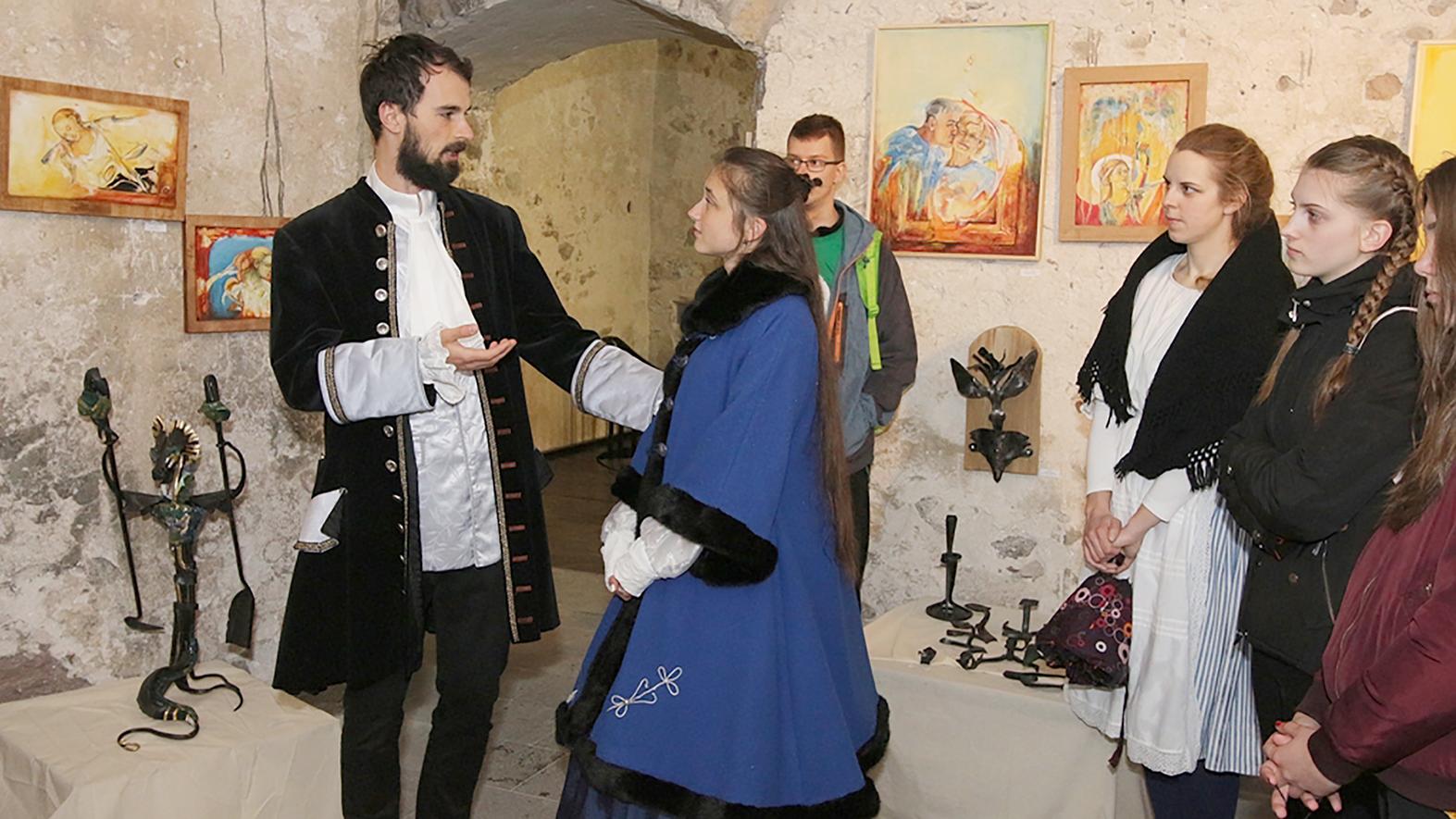 Považské múzeum pozýva na večernú prehliadku hradu Strečno