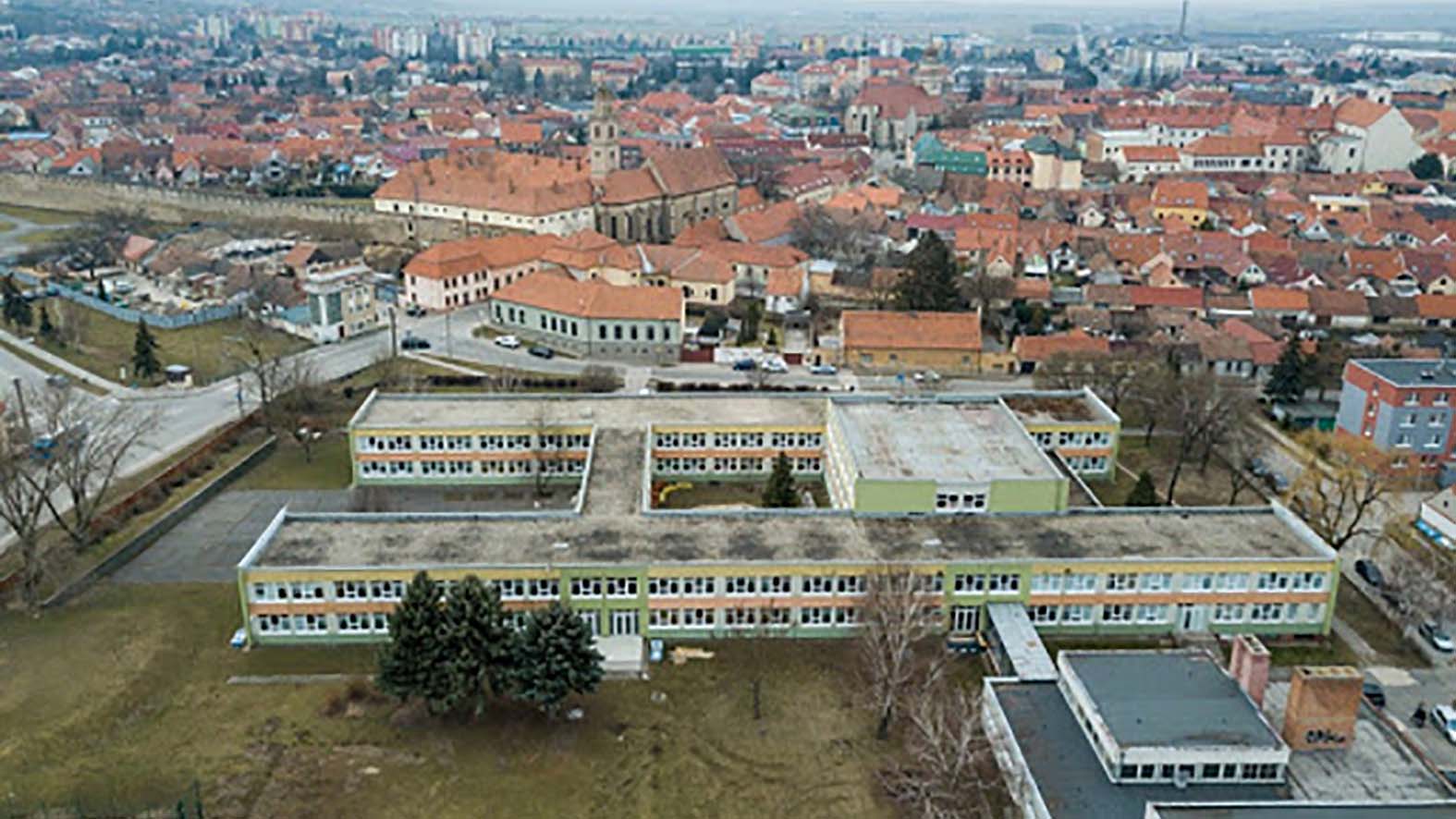Mesto zverejnilo výsledky súťaže na opravu ZŠ Strážnická
