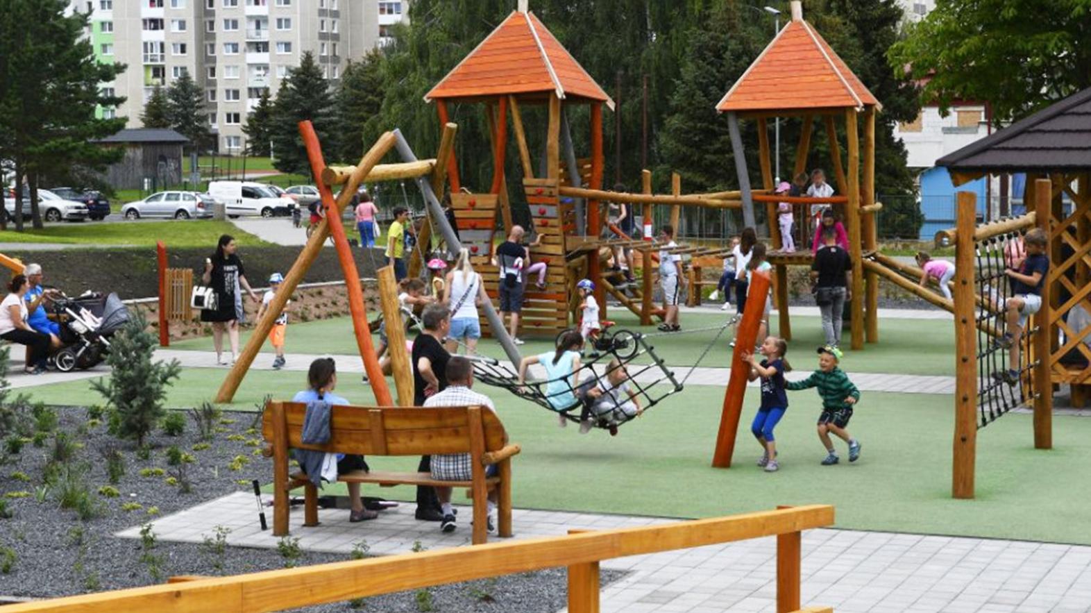 V centre Nitry začalo fungovať revitalizované detské ihrisko