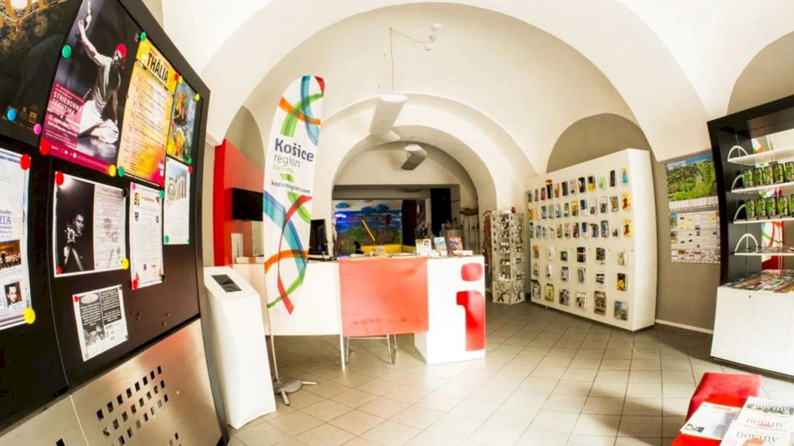Na košickej železničnej stanici otvorili informačný bod pre turistov