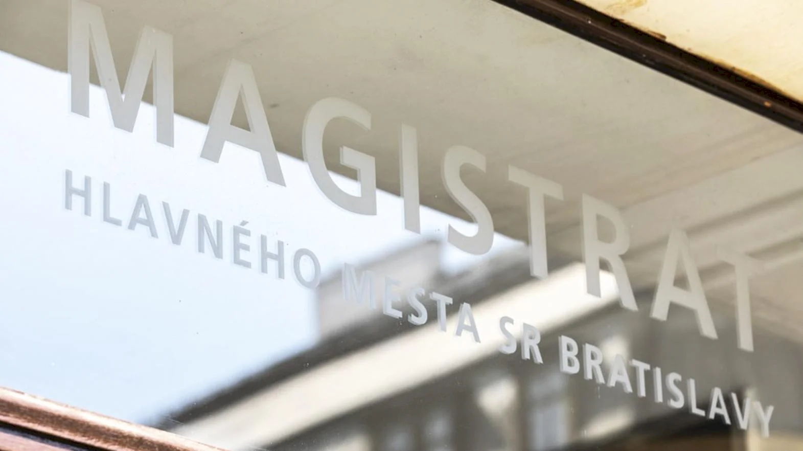 Bratislava plánuje prieskum k digitálnym službám a potrebám obyvateľov
