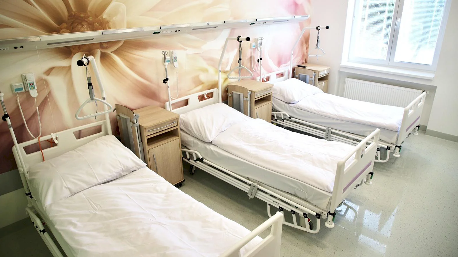 Nemocnica v Trstenej otvorila nové gynekologicko-pôrodnícke oddelenie
