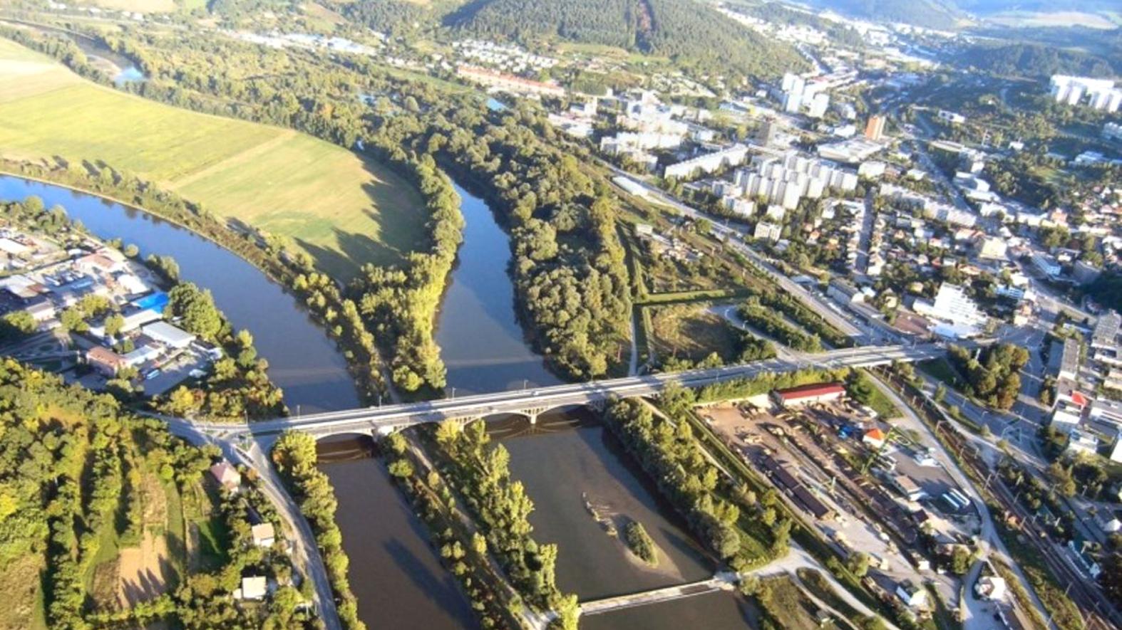Fotopublikácia predstaví Považskú Bystricu a jej okolie z vtáčej perspektívy
