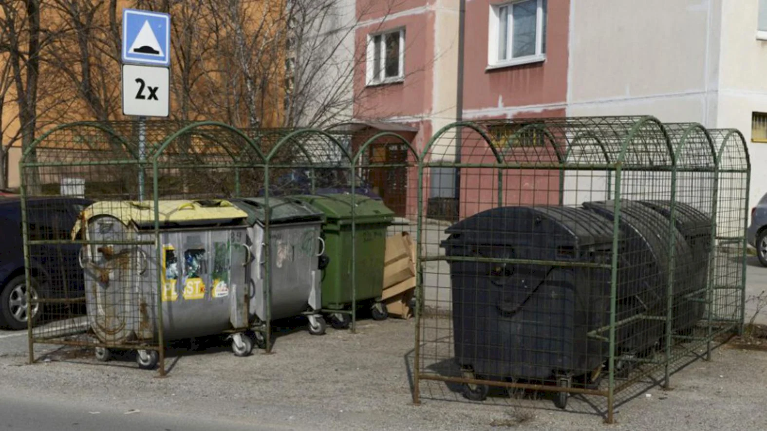 Stav okolia kontajnerových stojísk je dlhodobo neudržateľný