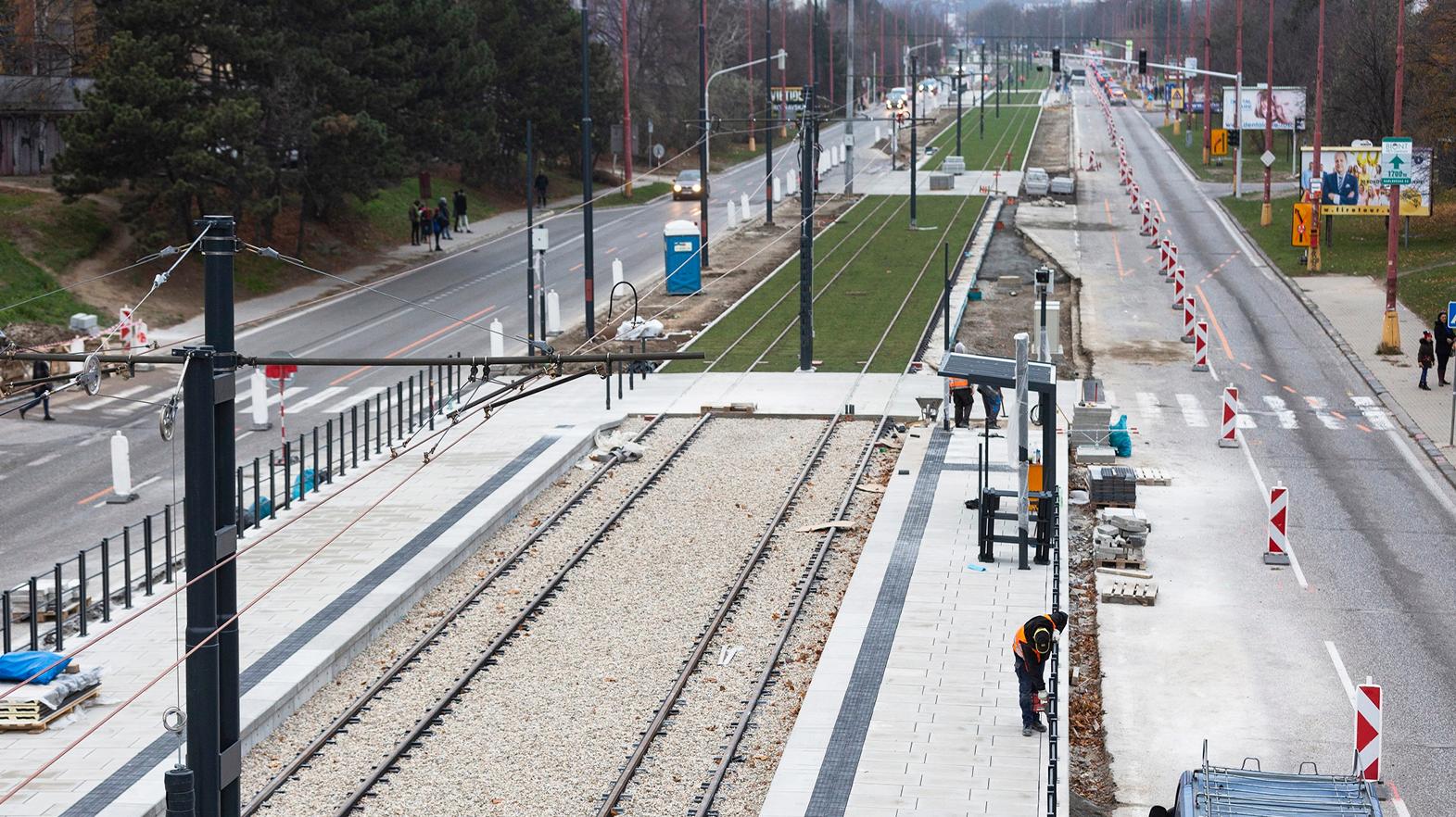 Od pondelka obnovia premávku električiek do Karlovej Vsi a Dúbravky