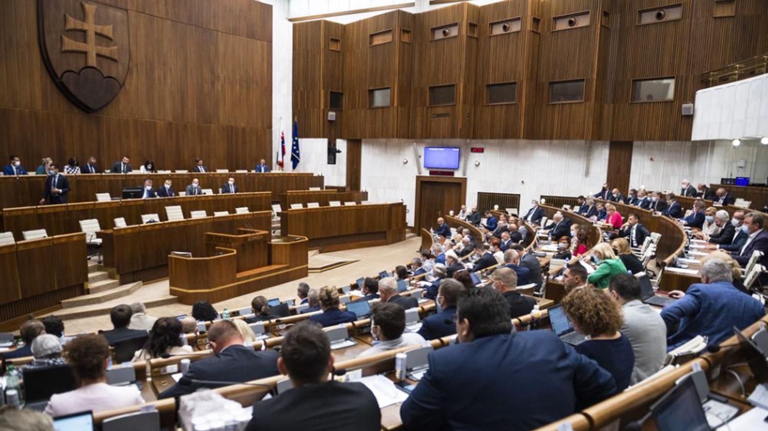 Enviroaktivisti odovzdajú vo štvrtok do NRSR petíciu s viac ako 120 000 podpismi
