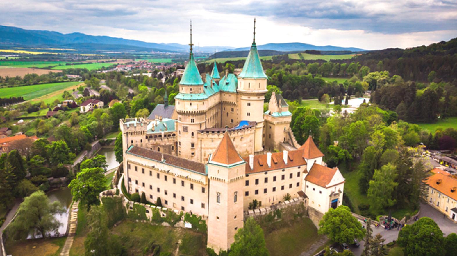 Hrady, knižnice, galérie a múzeá v Trenčianskom kraji sú pre verejnosť otvorené