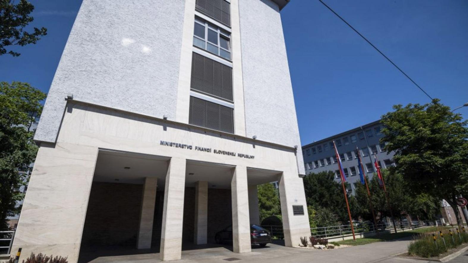 Je predčasné sa vyjadrovať k požiadavke ZMOS súvisiacej s pôžičkami