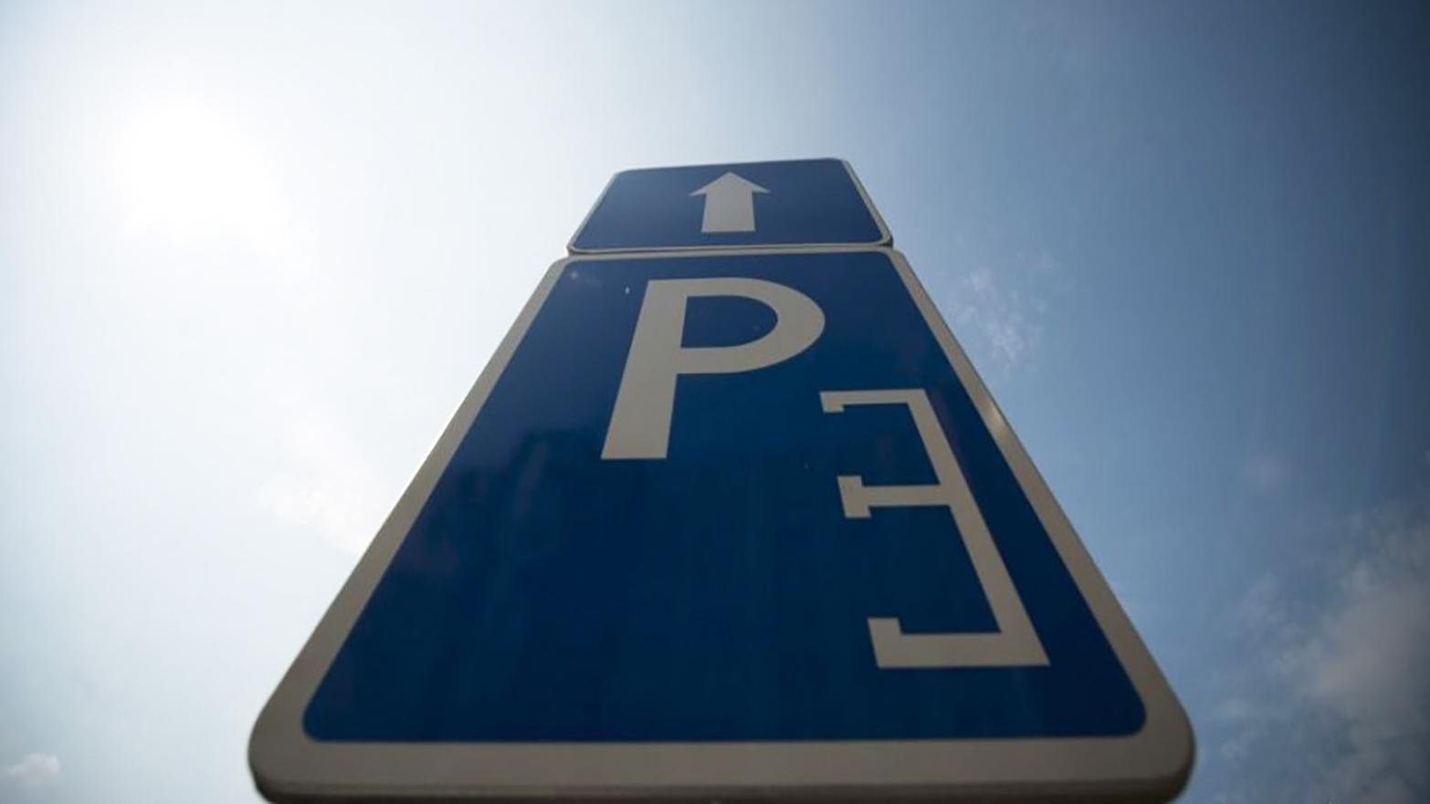 Vyhradené parkovanie plánuje samospráva zrušiť