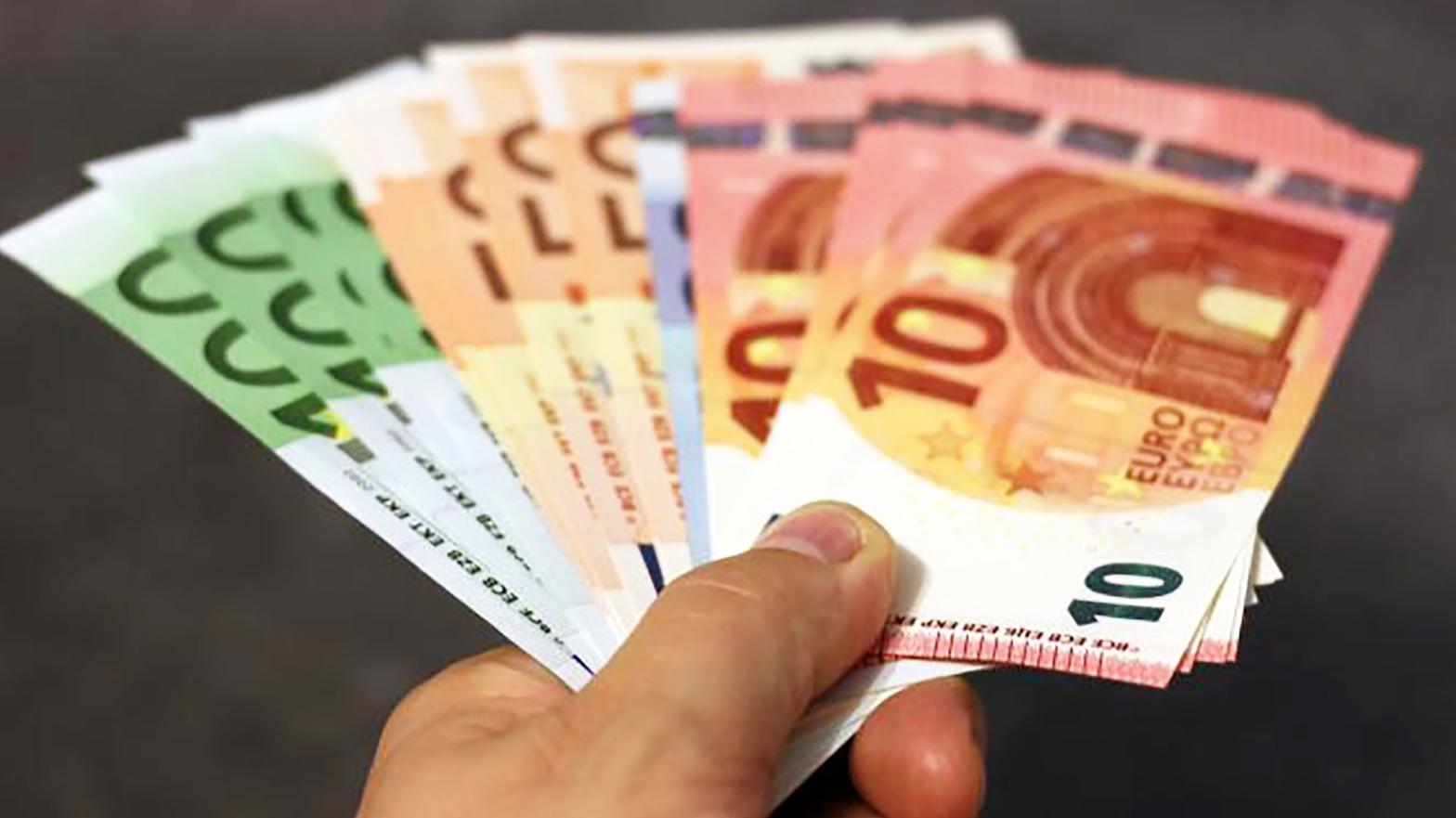 Verejnoprávne fondy rezortu kultúry vyplácajú štipendiá