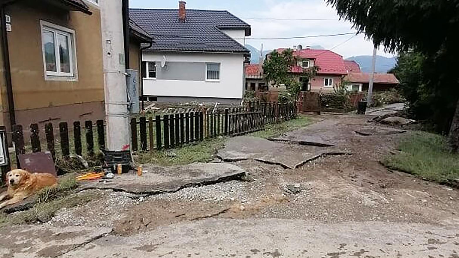 Premiér dal z rezervy 153 000 eur na pomoc obciam
