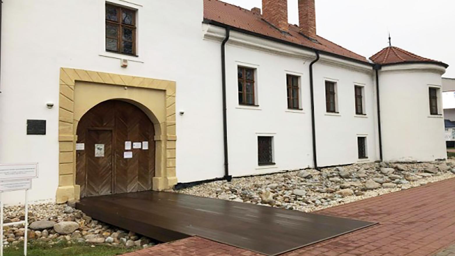 Šaľa zrekonštruovala vstup do renesančného kaštieľa