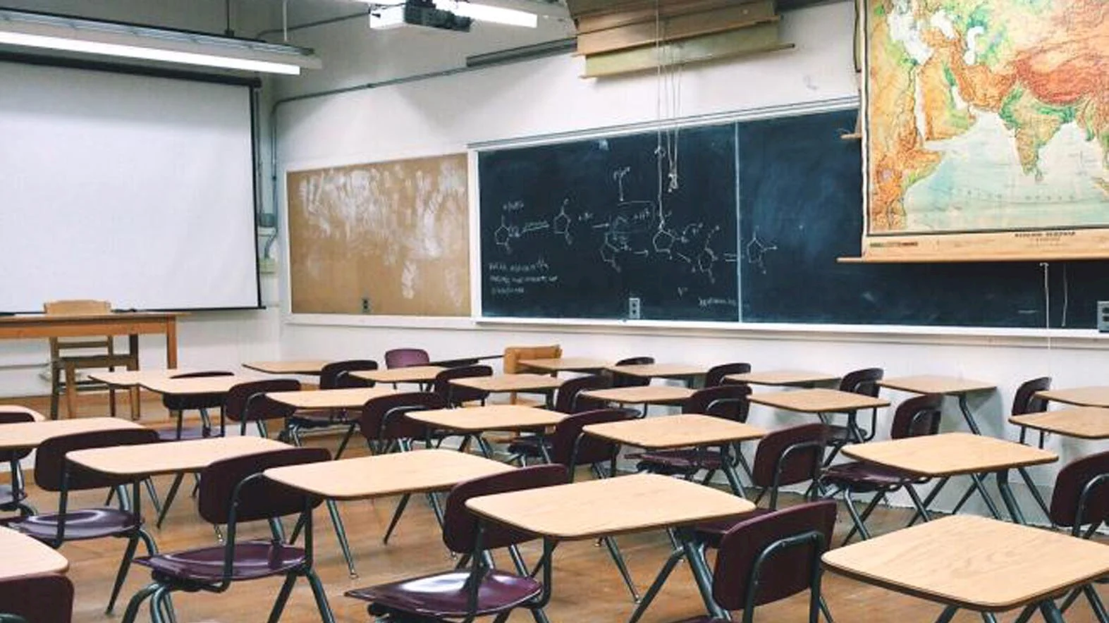 Vzdelávací program pre odborných a pedagogických zamestnancov škôl