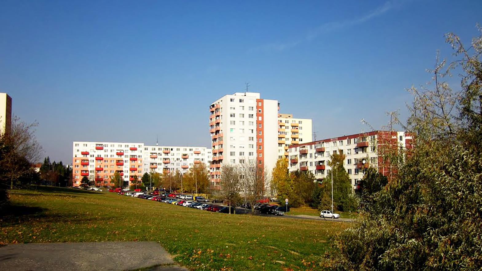 Regeneráciou Mikovíniho ulice pokračuje revitalizácia vnútroblokov