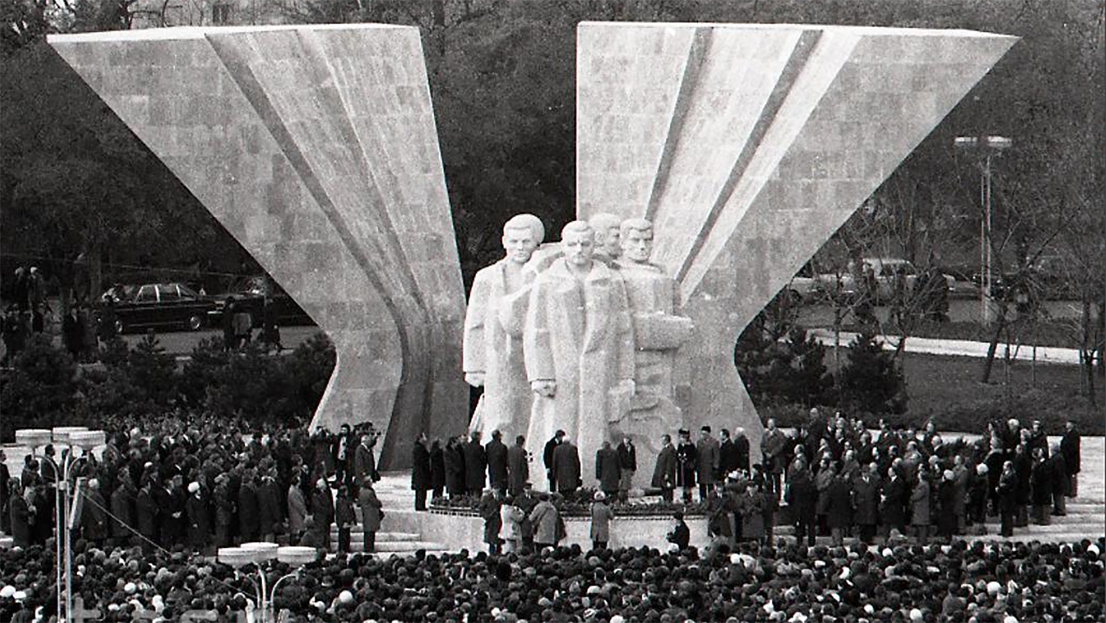 Stalin a Gottwald už nie sú čestnými občanmi Bratislavy