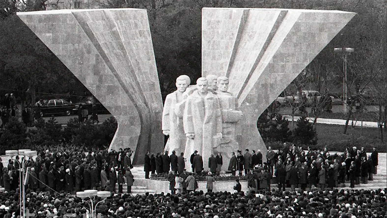 Stalin a Gottwald už nie sú čestnými občanmi Bratislavy