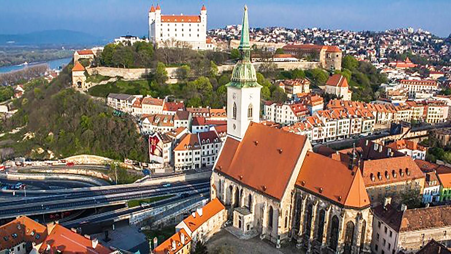 Počet obyvateľov rastie zatiaľ iba v Bratislave