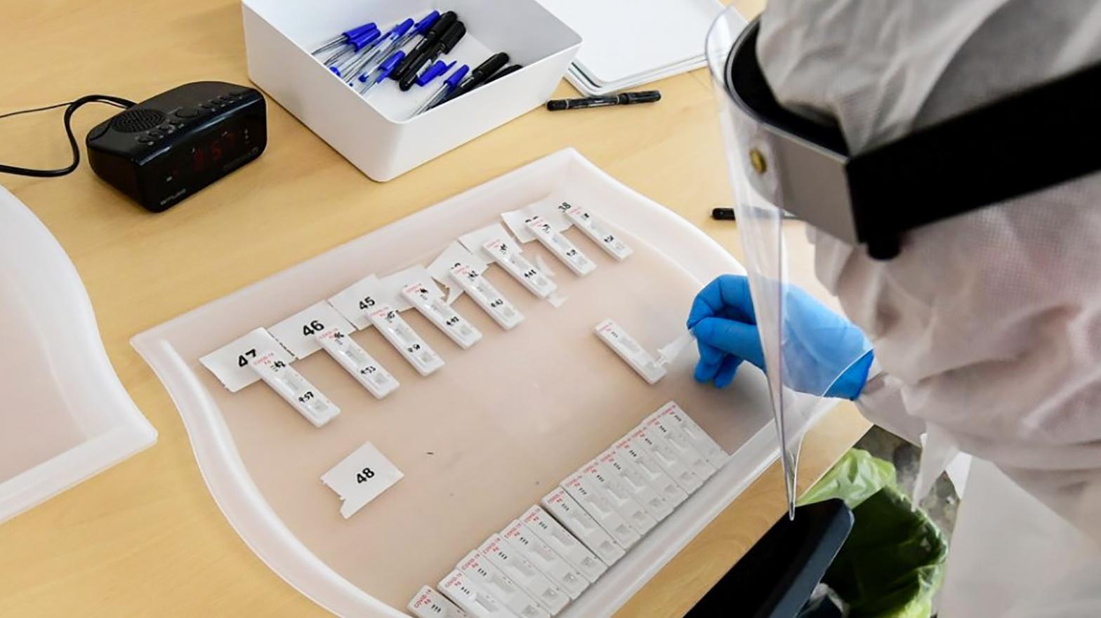 Nebezpečný odpad z testovania by sa mal odovzdať priamo zariadeniu