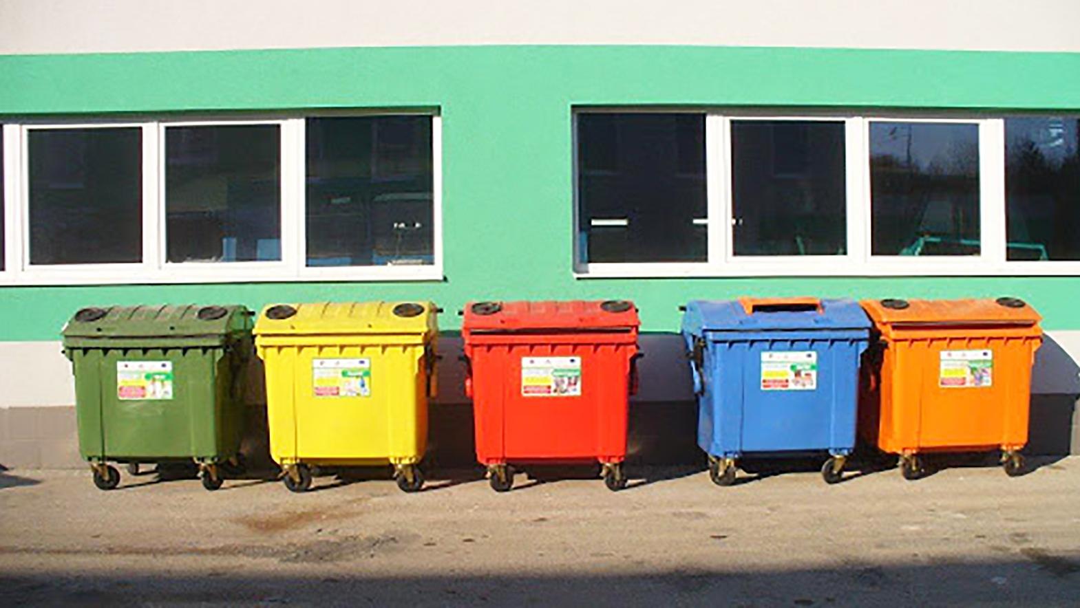 Nový systém zberu komunálneho odpadu v Trebišove zvýhodňuje separovanie