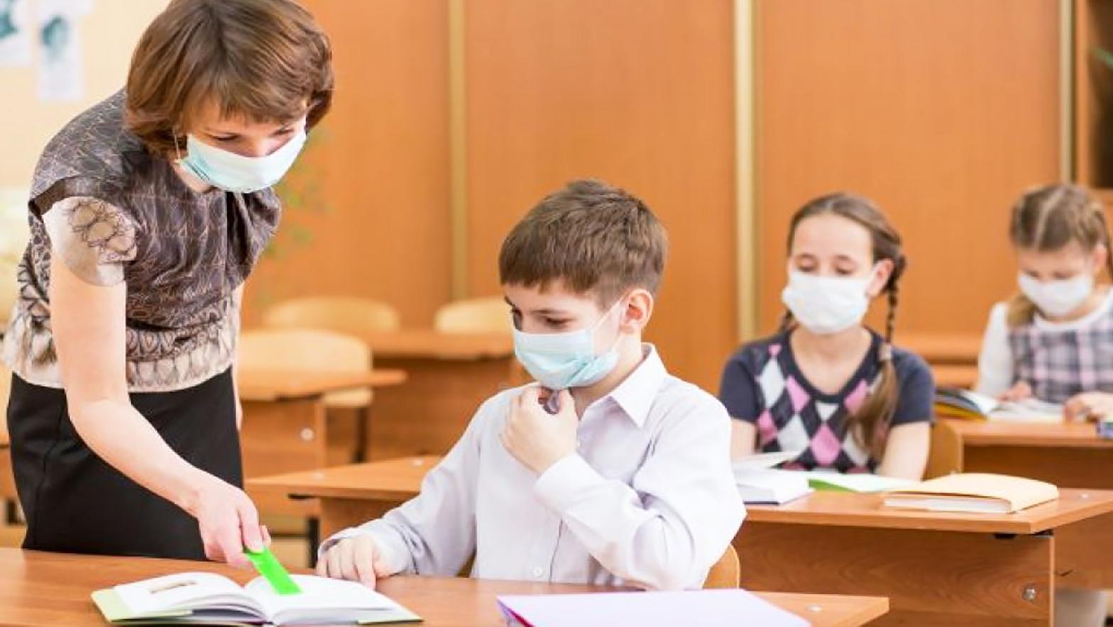 Viac ako 20 mimovládok žiada uprednostniť školy pri uvoľňovaní opatrení