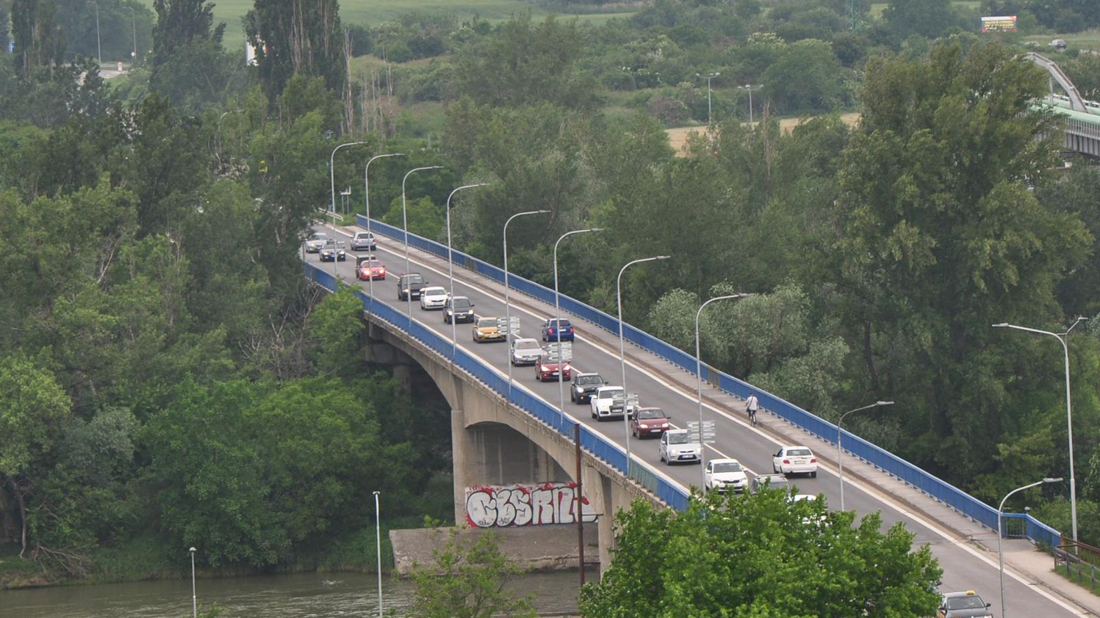 SÚC začala prípravné práce pred rekonštrukciou mosta v Hlohovci