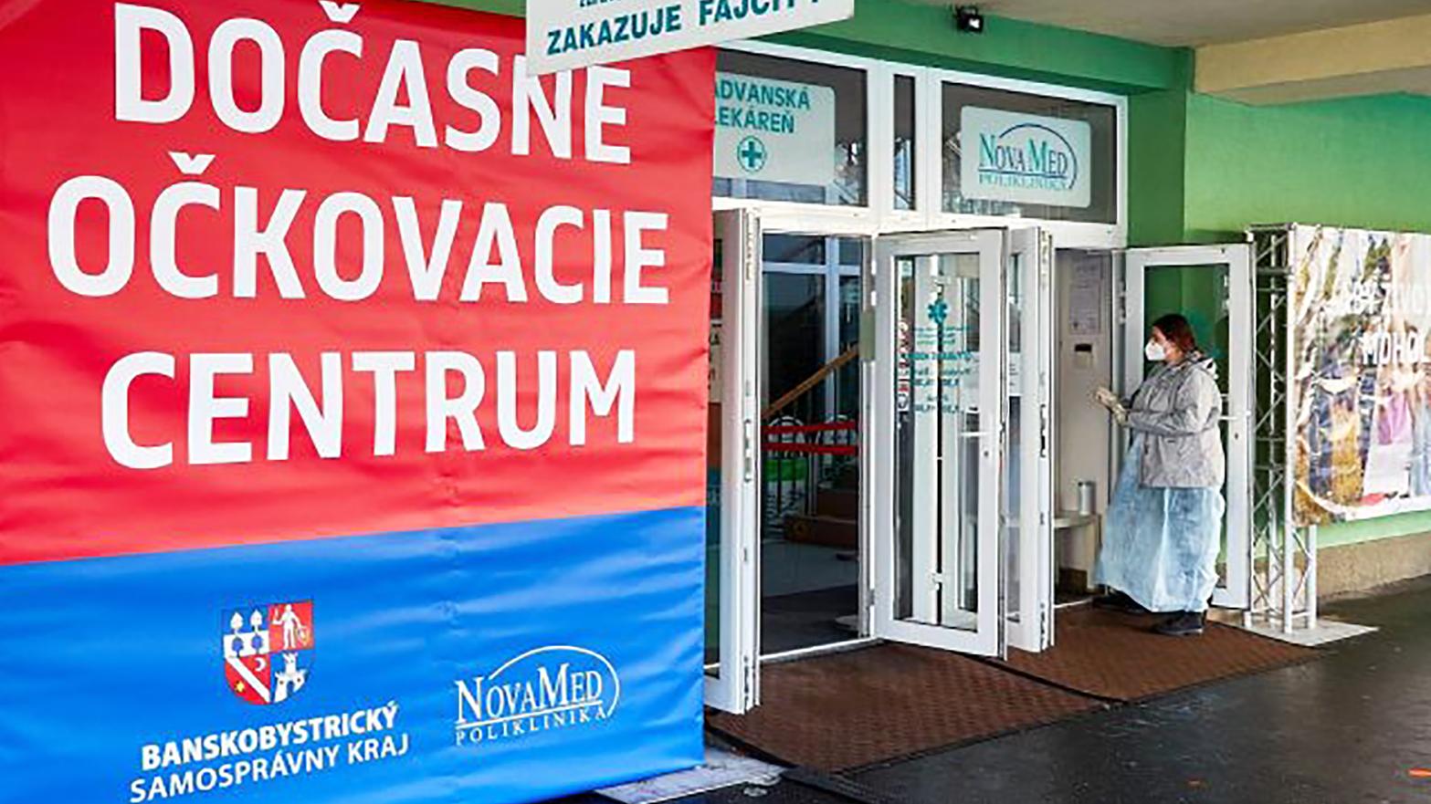 V Banskej Bystrici začalo očkovanie učiteľov