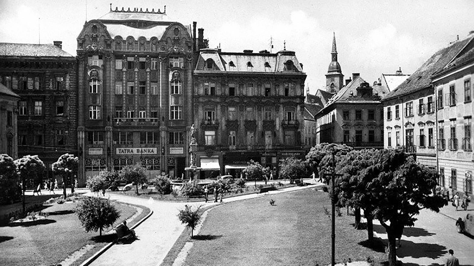 Spustili petíciu za návrat zeleného parku na Hlavnom námestí