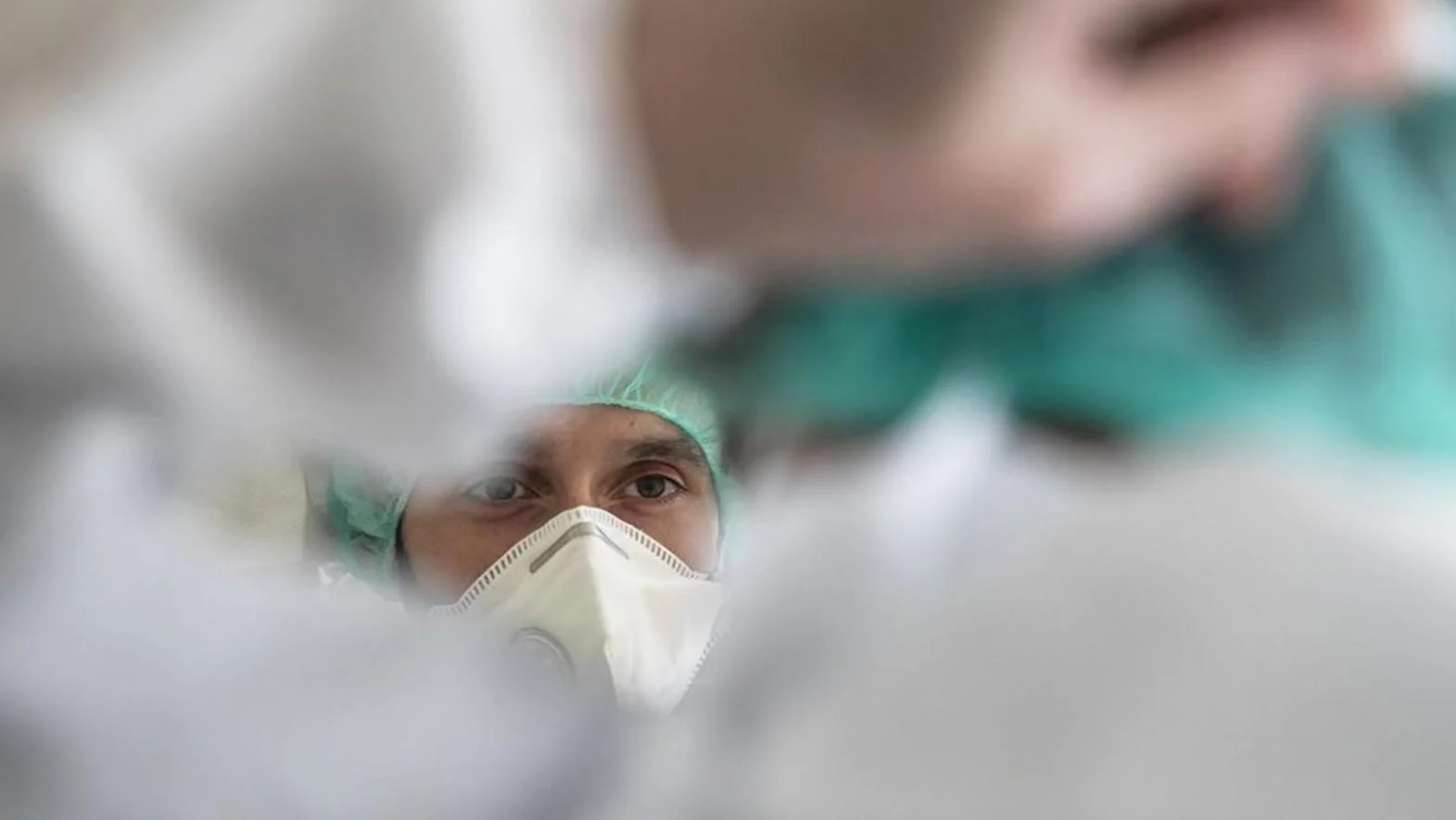 Zvládanie pandémie zo strany štátu je chaotické, mestá sú bezradné