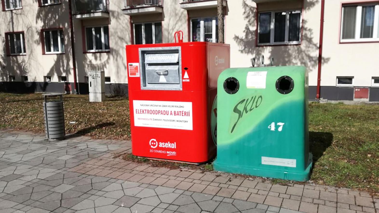 V Ružinove pribudnú červeno-biele nádoby na drobný elektroodpad
