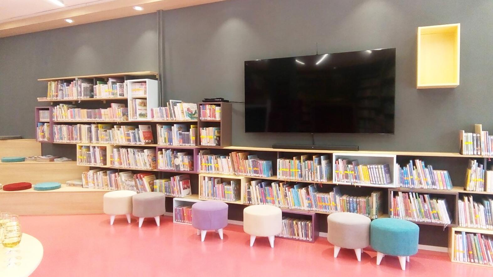 Mestská knižnica v Krompachoch prešla rekonštrukciou za viac ako 133 000 eur