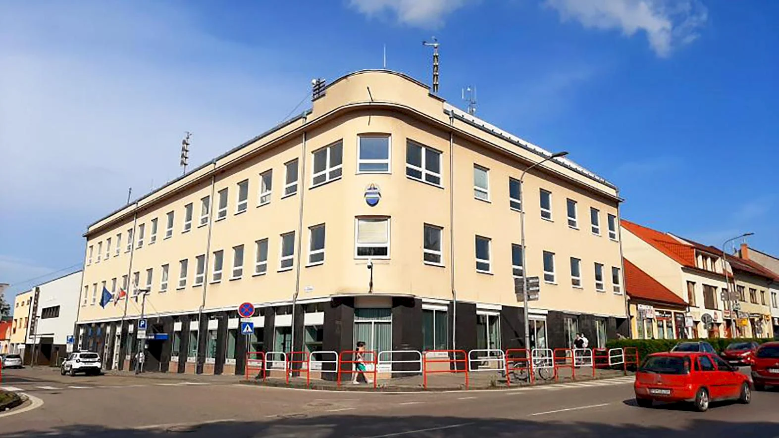 Hlohovec ponúka vysokoškolákom trojmesačnú stáž na mestskom úrade