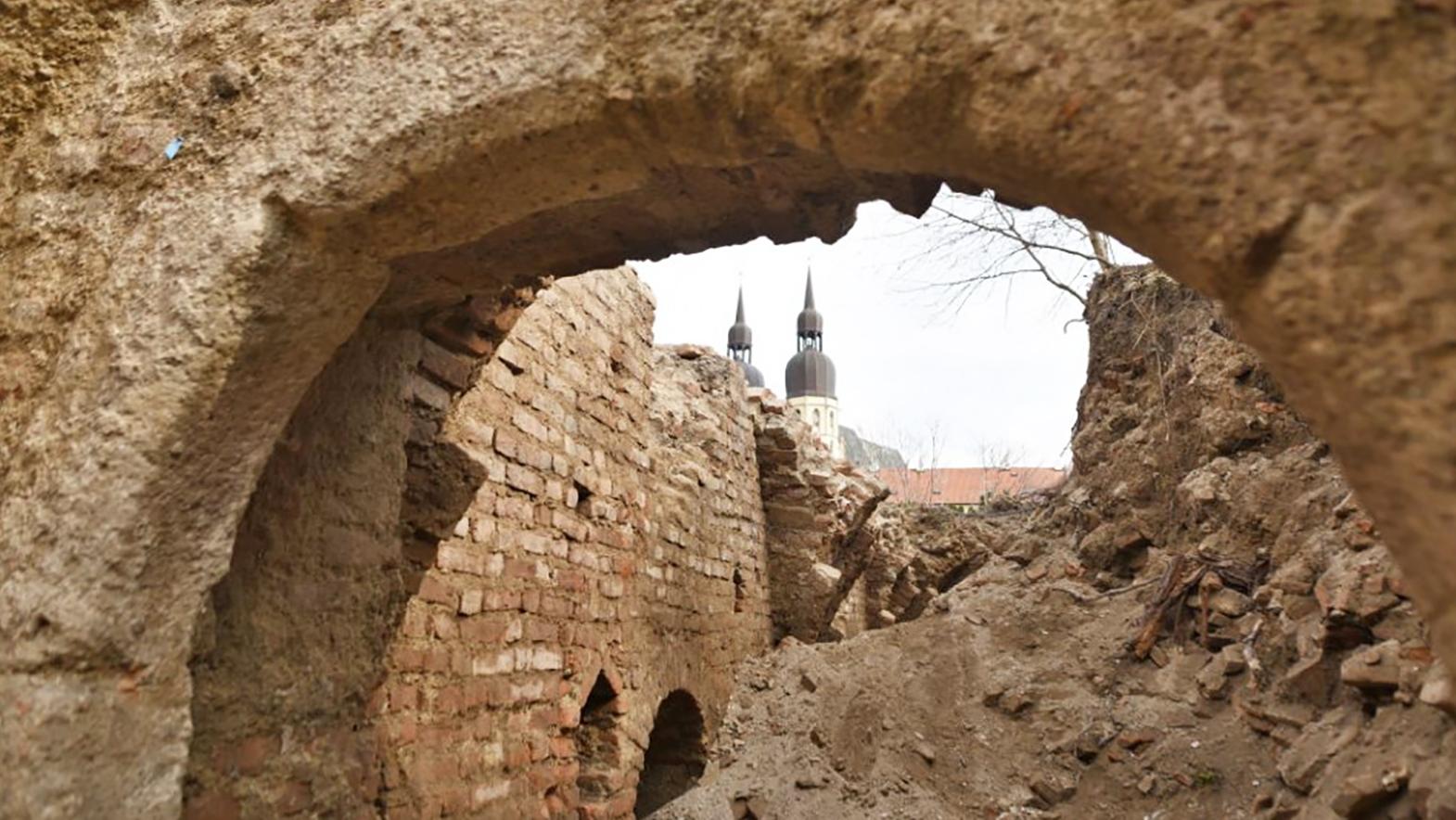 Pri synagóge našli archeológovia unikátnu gotickú pivnicu