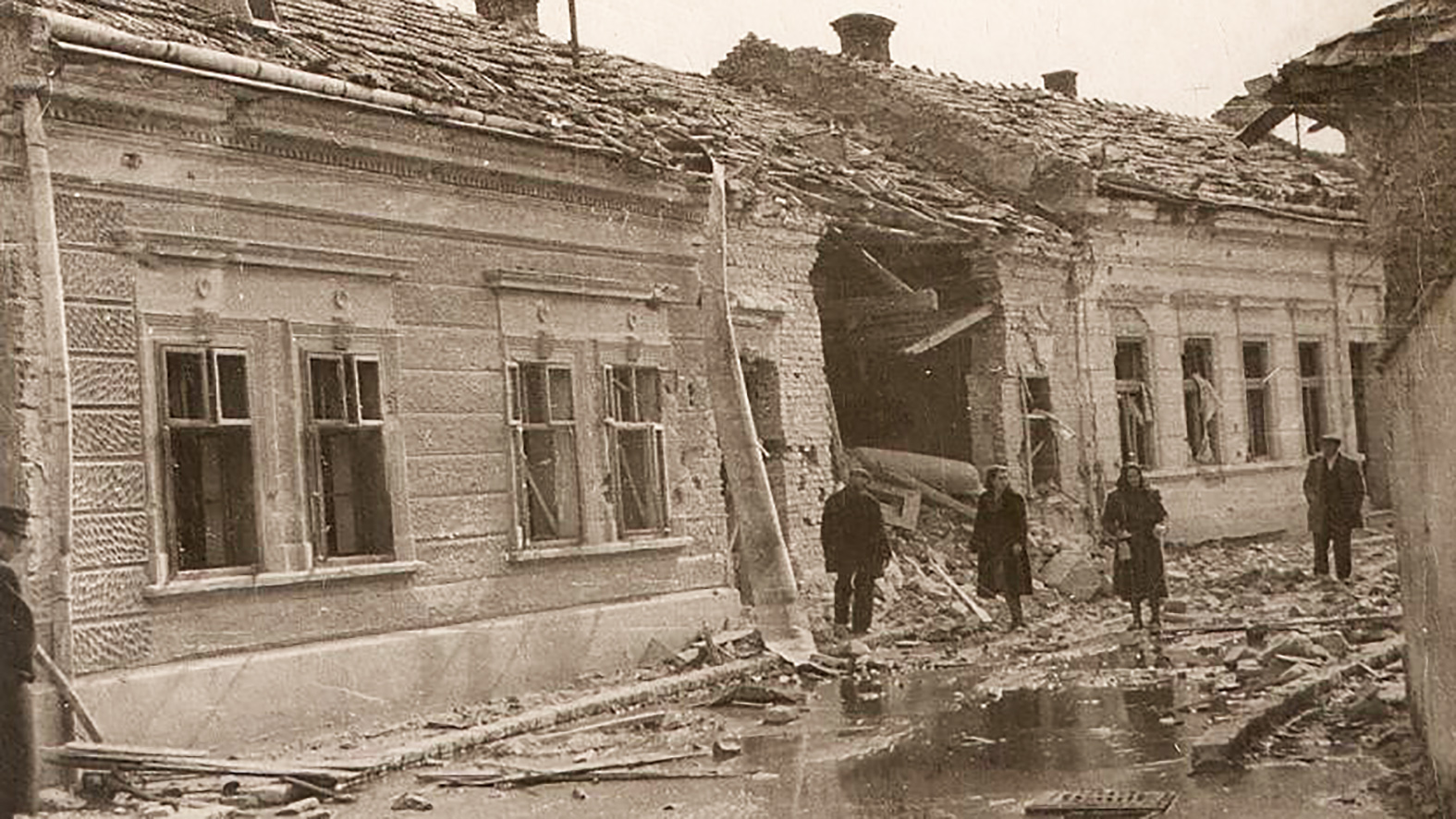 Nitra: Pred 76 rokmi prišlo pri bombardovaní o život 345 ľudí