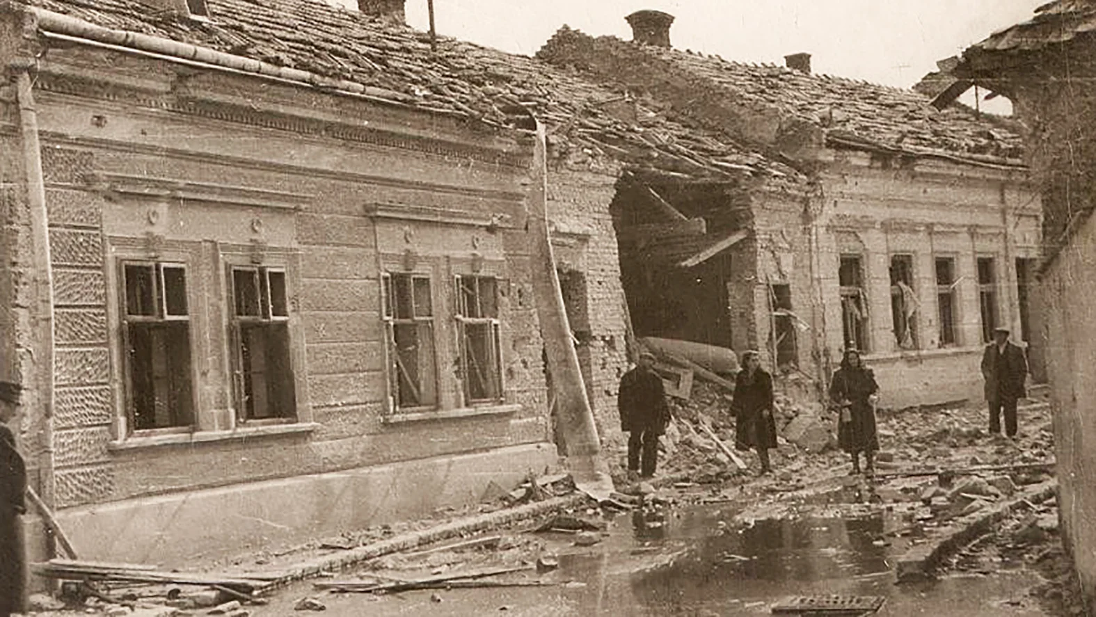 Nitra: Pred 76 rokmi prišlo pri bombardovaní o život 345 ľudí