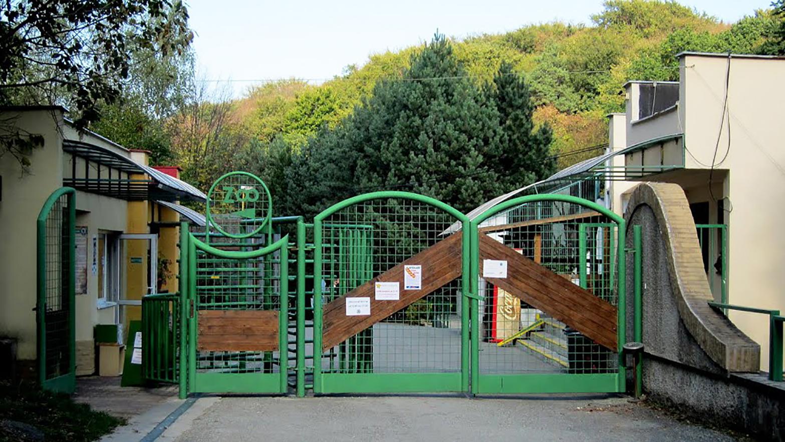 Zatvorená zoo trpí výpadkom príjmov, mesto jej poslalo 30 000 eur