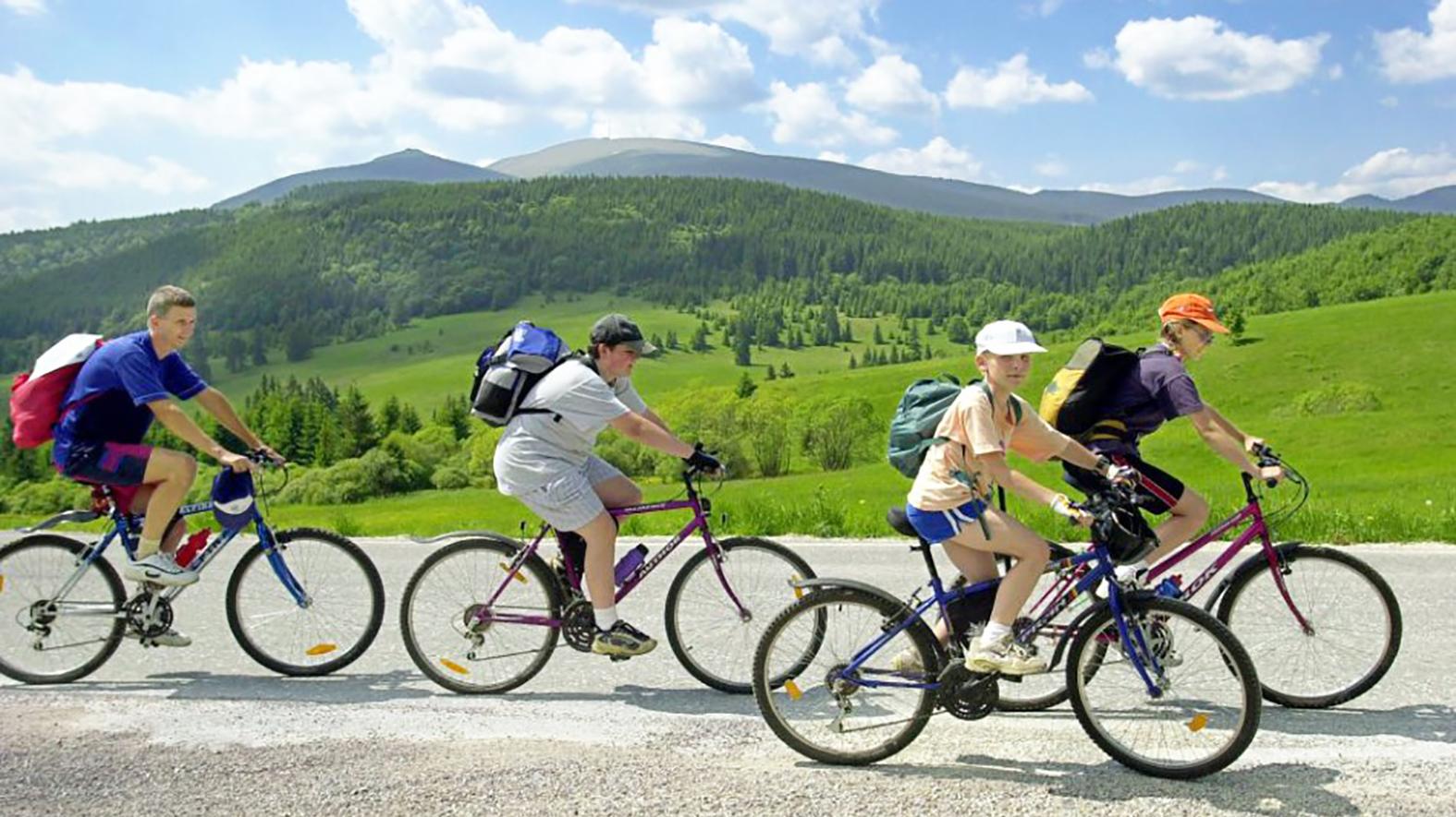 Na turistov a cykloturistov čaká 20 vrcholov Vrchárskej koruny Trenčianska